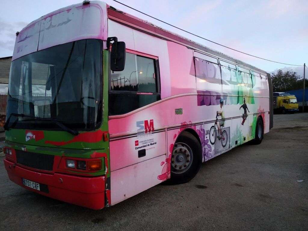 VOLVO B 10 autobús interurbano