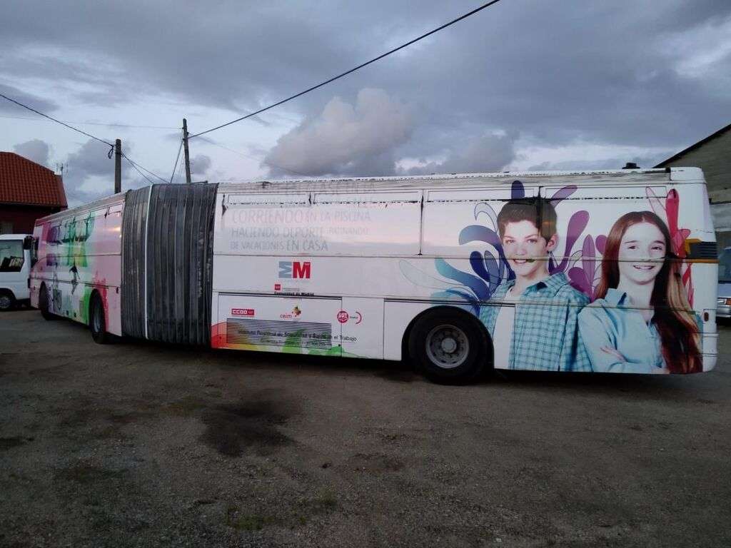 VOLVO B 10 autobús interurbano - Photo 6