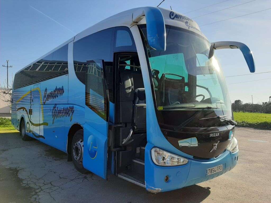 VOLVO B12B autobús de turismo