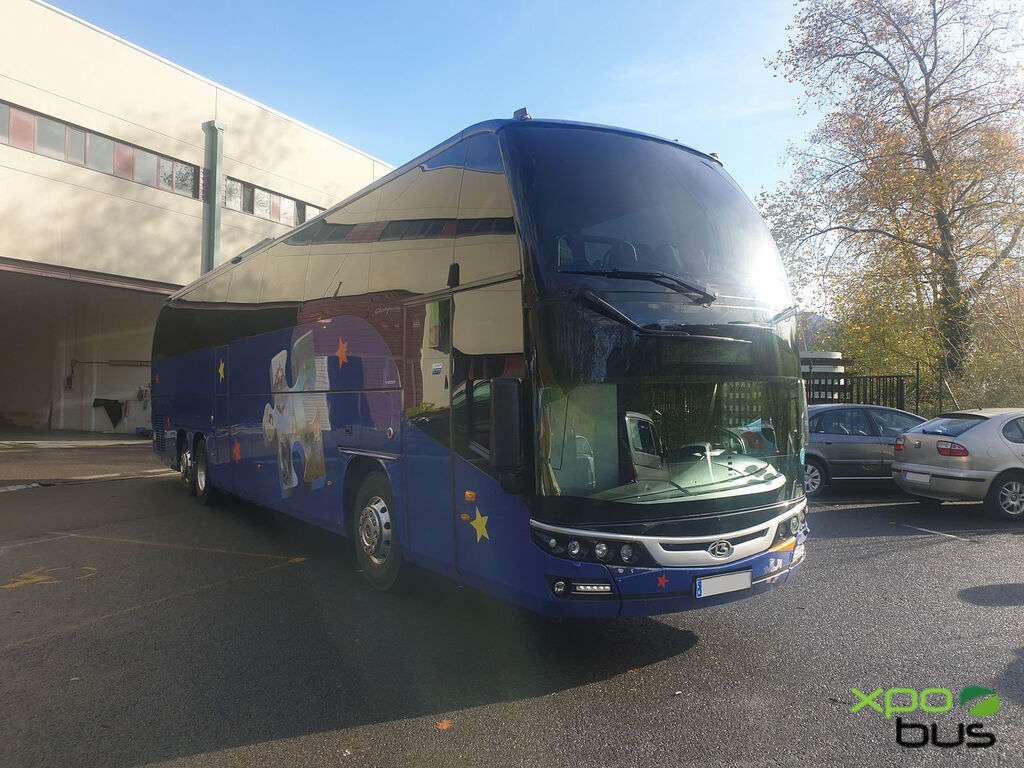 VOLVO B13R 4X2 autobús de turismo